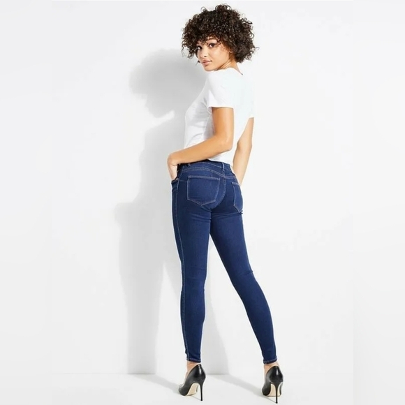 NWOT GUESS-WARM TOUCH CURVE X SKINNY JEANS - Picture 1 of 4